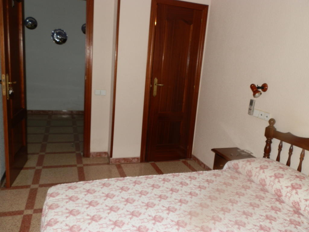 Hostal San Poul Консуэгра Номер фото